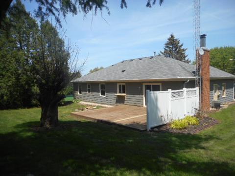 1003 Hampton Ct, Mchenry, IL 60050 photo 2