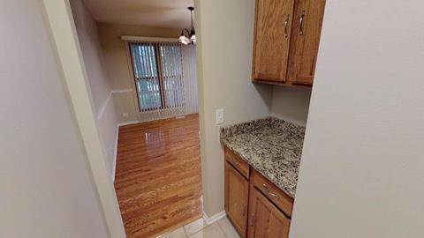 1124 Willoby Ln, Elgin, IL 60120 photo 8
