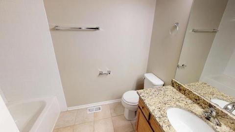 1124 Willoby Ln, Elgin, IL 60120 photo 12