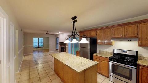 1124 Willoby Ln, Elgin, IL 60120 photo 10