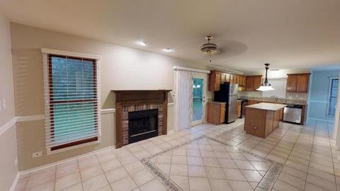 1124 Willoby Ln, Elgin, IL 60120 photo 6