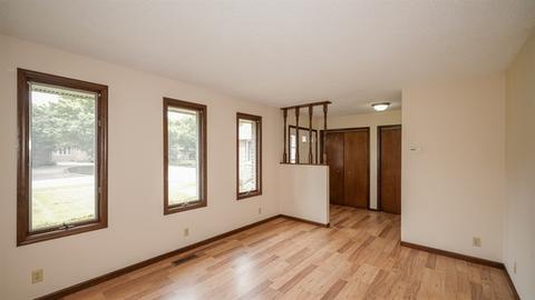 207 Deerpath Dr, Minooka, IL 60447 photo 3