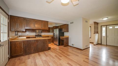 207 Deerpath Dr, Minooka, IL 60447 photo 4