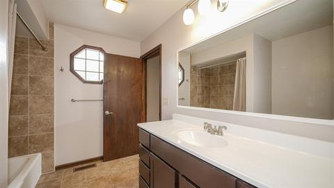207 Deerpath Dr, Minooka, IL 60447 photo 7
