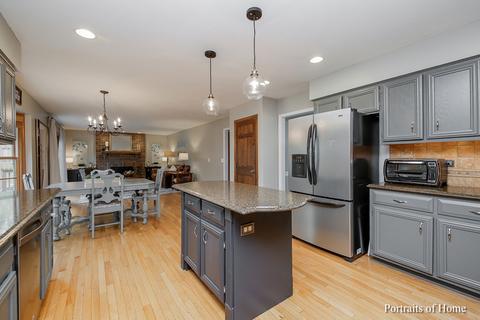 1914 Buckingham Dr, Wheaton, IL 60189 photo 6