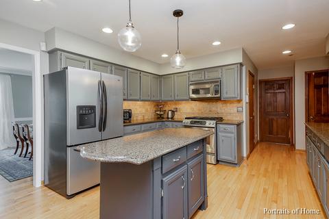 1914 Buckingham Dr, Wheaton, IL 60189 photo 8