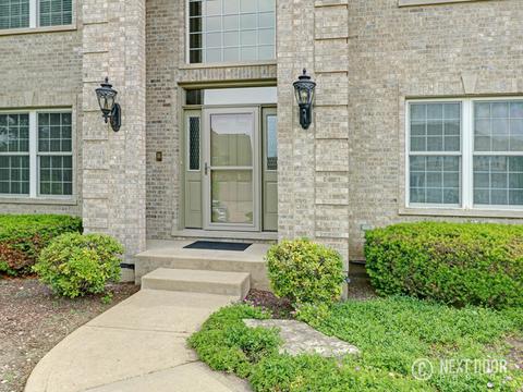 1041 Kingsmill Dr, Algonquin, IL 60102 photo 2