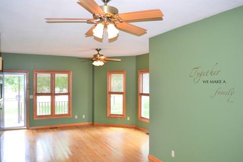 255 E 6th Ave, Clifton, IL 60927 photo 5
