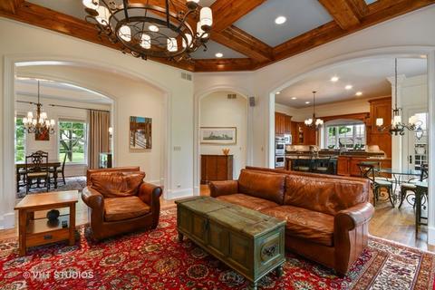 301 W Oak Ave, Wheaton, IL 60187 photo 2