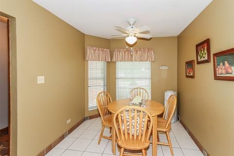 1049 Georgian Pl, Bartlett, IL 60103 photo 9