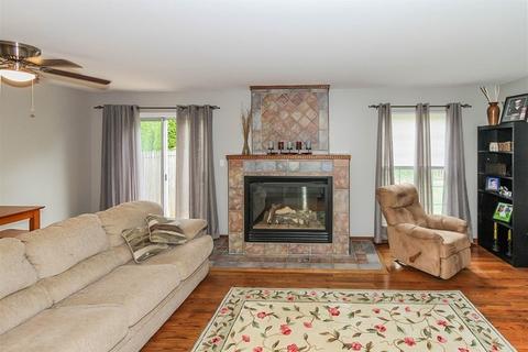 1049 Georgian Pl, Bartlett, IL 60103 photo 3
