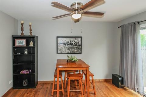 1049 Georgian Pl, Bartlett, IL 60103 photo 4