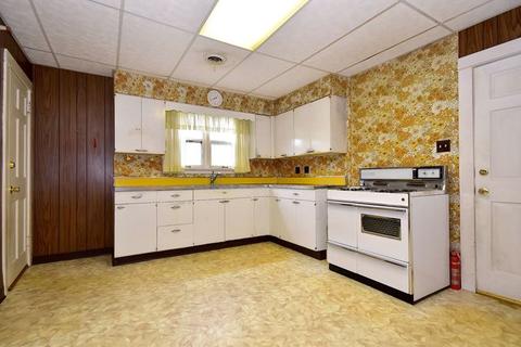 307 Forest Ave, Aurora, IL 60505 photo 14