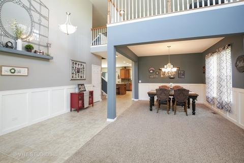 334 Comstock Dr, Elgin, IL 60123 photo 3
