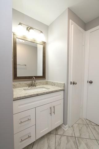 844 Oxford Pl, Wheeling, IL 60090 photo 12