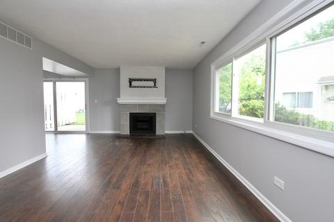 844 Oxford Pl, Wheeling, IL 60090 photo 2