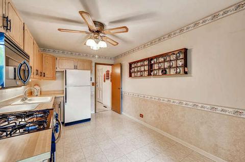 3501 Ashley Dr, Glenview, IL 60025 photo 9
