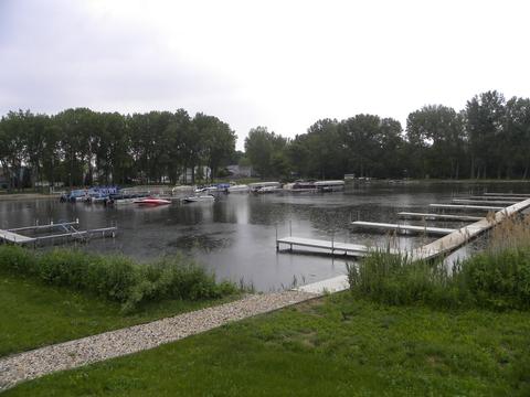 8300 Reva Bay Ln #SLIP 4, Fox Lake, IL 60020