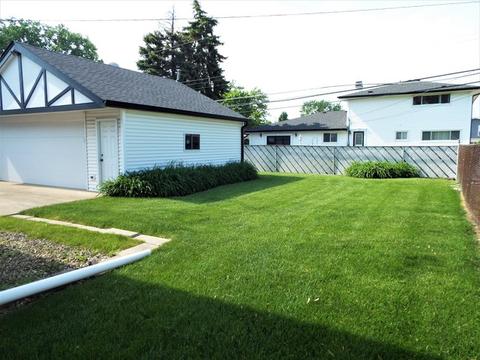 562 Florian Dr, Des Plaines, IL 60016 photo 13