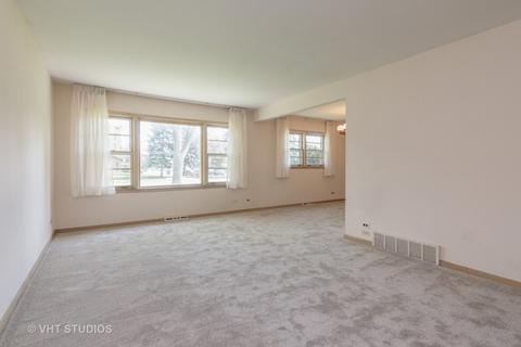 562 Florian Dr, Des Plaines, IL 60016 photo 2