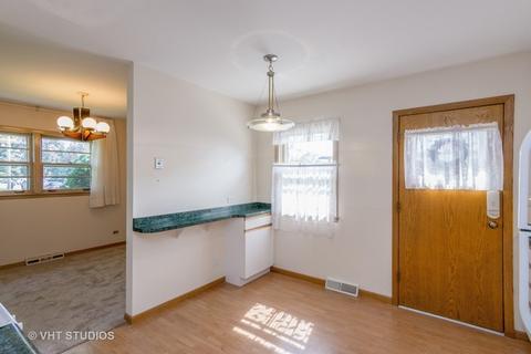 562 Florian Dr, Des Plaines, IL 60016 photo 4
