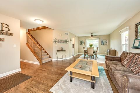 1421 Knotty Pine Dr, Elgin, IL 60123 photo 5