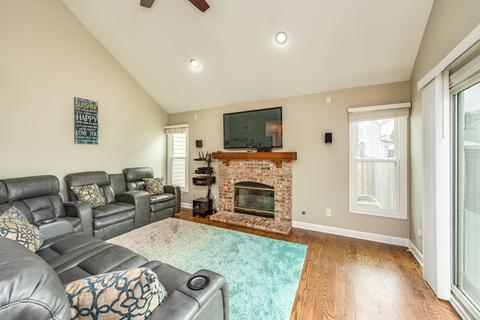 1421 Knotty Pine Dr, Elgin, IL 60123 photo 10