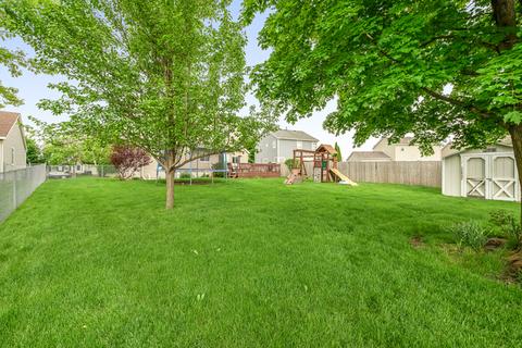 1421 Knotty Pine Dr, Elgin, IL 60123 photo 24