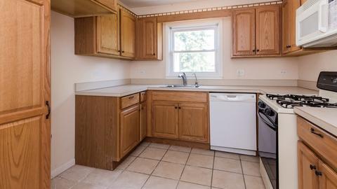 323 1st St, Wheeling, IL 60090 photo 4