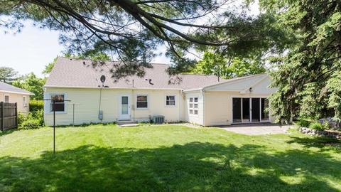 323 1st St, Wheeling, IL 60090 photo 14