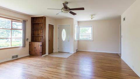 323 1st St, Wheeling, IL 60090 photo 3