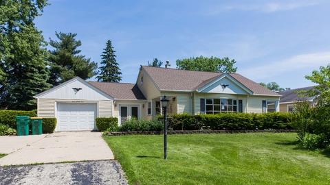 323 1st St, Wheeling, IL 60090 photo 1