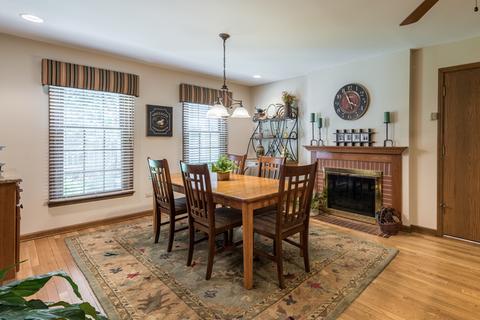 1579 Stonebridge Trl, Wheaton, IL 60187 photo 8
