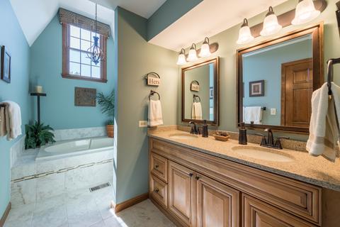 1579 Stonebridge Trl, Wheaton, IL 60187 photo 19