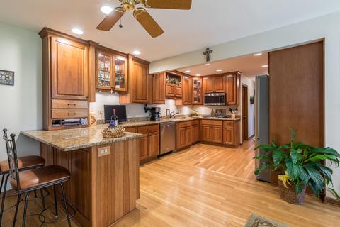 1579 Stonebridge Trl, Wheaton, IL 60187 photo 5
