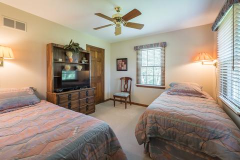 1579 Stonebridge Trl, Wheaton, IL 60187 photo 25