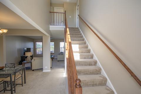 875 Alpine Trl, Aurora, IL 60504 photo 2