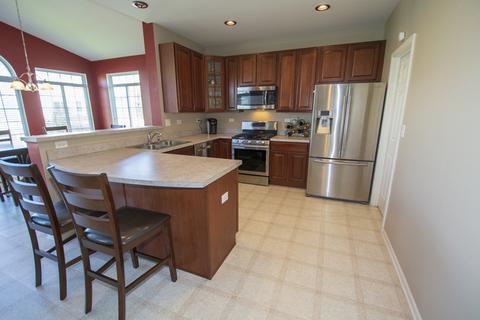 875 Alpine Trl, Aurora, IL 60504 photo 7