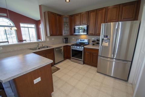 875 Alpine Trl, Aurora, IL 60504 photo 8
