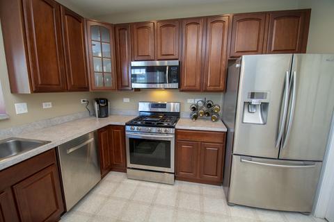 875 Alpine Trl, Aurora, IL 60504 photo 9