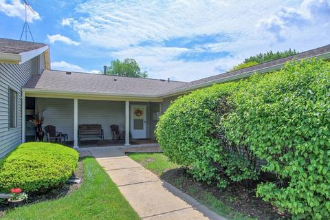 508 Waters Edge Dr #A, Mchenry, IL 60050 photo 1