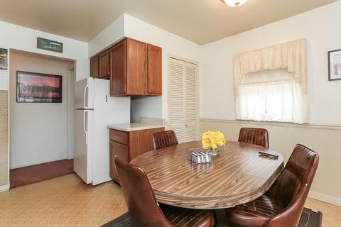 529 Amherst Ave, Des Plaines, IL 60016 photo 5