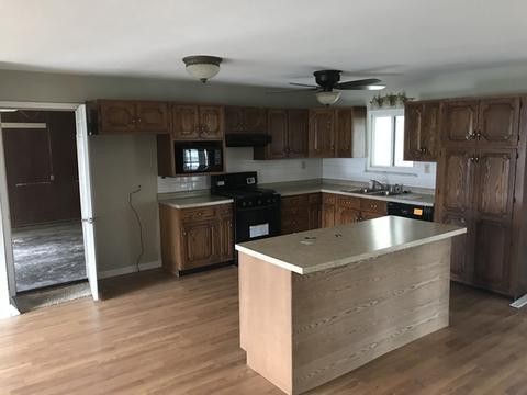 310 Maple Dr, Catlin, IL 61817 photo 2