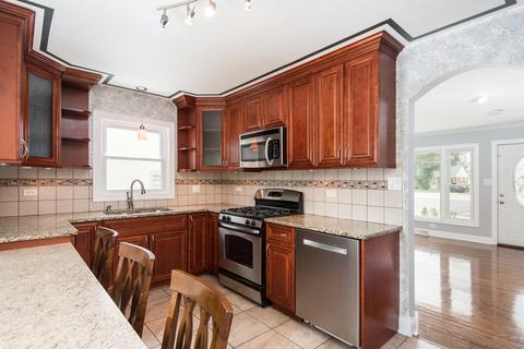 8541 State Rd, Burbank, IL 60459 photo 6