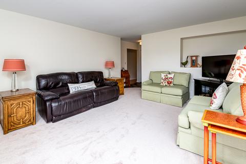 1412 N Morse St, Wheaton, IL 60187 photo 4