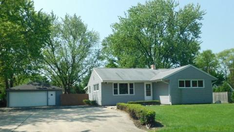 915 Edward St, Wheeling, IL 60090 photo 1