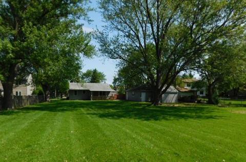 915 Edward St, Wheeling, IL 60090 photo 9