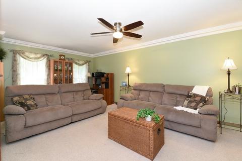 584 Horace Dr, Elgin, IL 60120 photo 3
