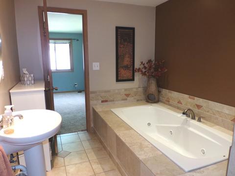 706 Paul St, Mchenry, IL 60051 photo 12