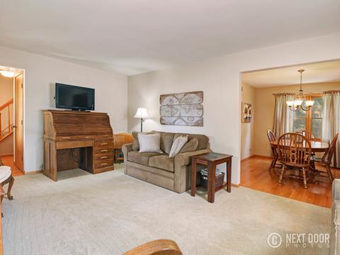 573 Yellowstone Dr, Elgin, IL 60123 photo 9